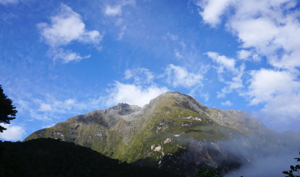 迈特峰