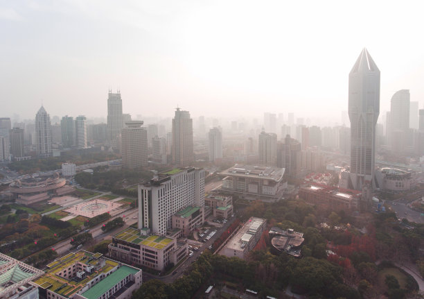 繁华 城市 云雾