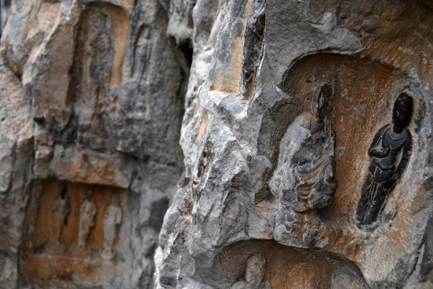 石灰岩雕像