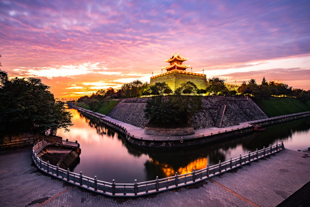 城墙护城河