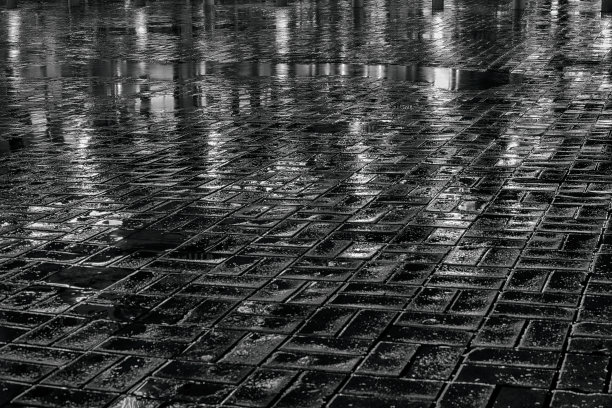 雨后石板路