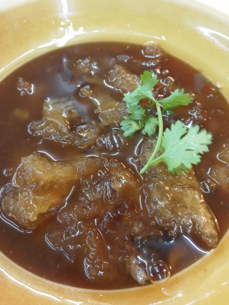 红菇炖鱼汤
