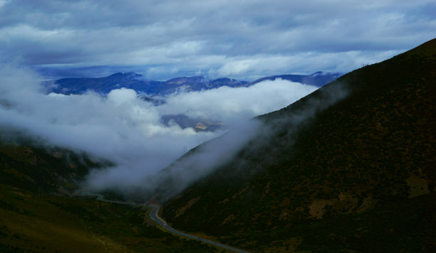 奇彩山景