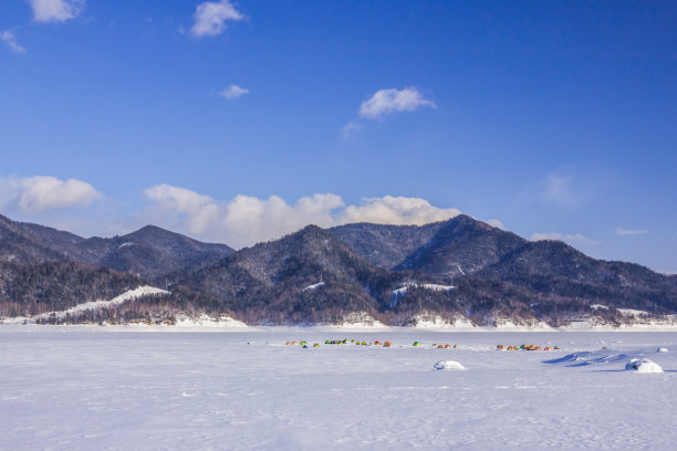 拱桥雪景