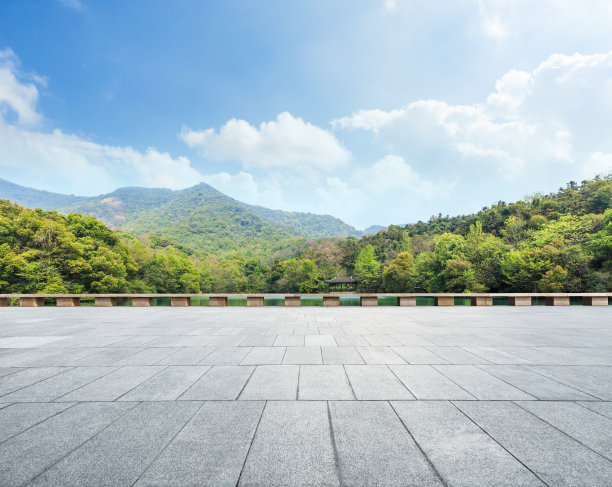 远眺高山