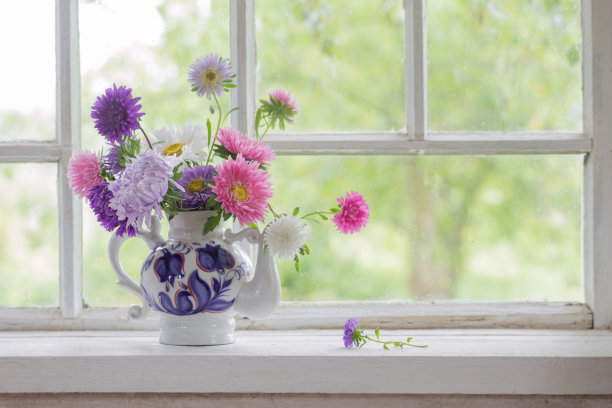 紫砂花瓶