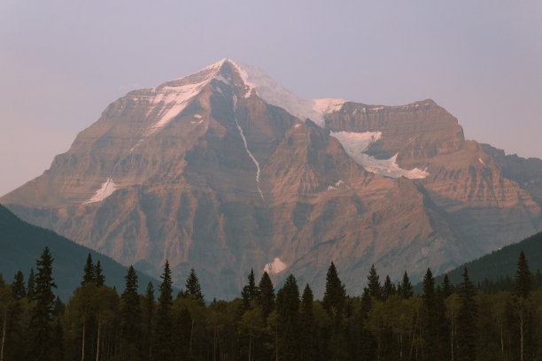 罗伯逊山