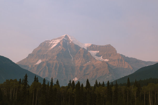 罗伯逊山