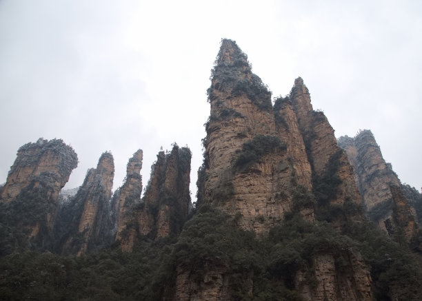 陡峭山崖