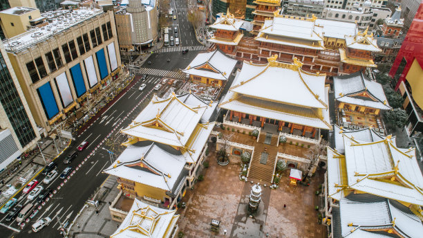 金色屋顶