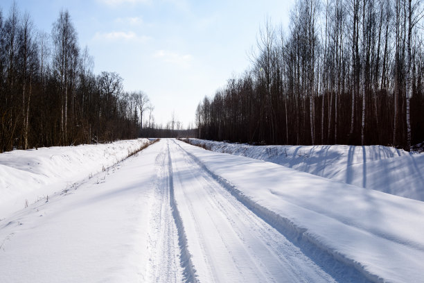 雪地越野车