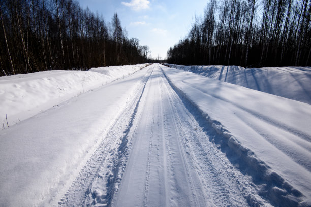 雪地越野车