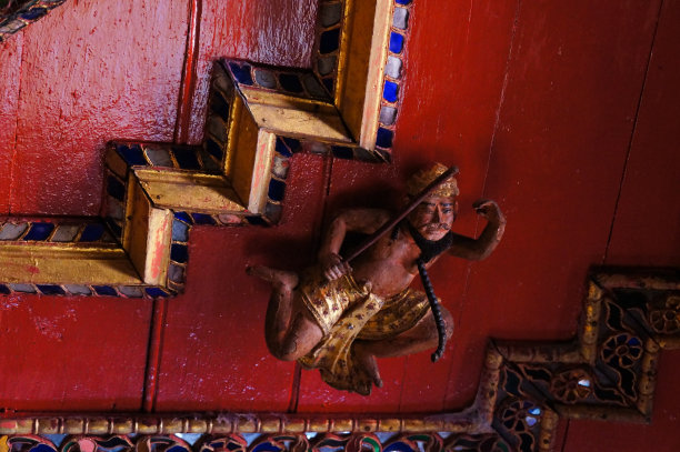 寺庙室内佛像装饰
