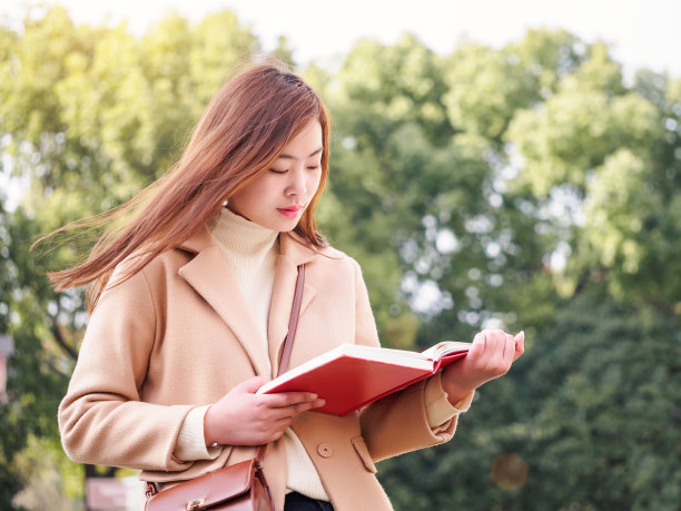 美女大学生