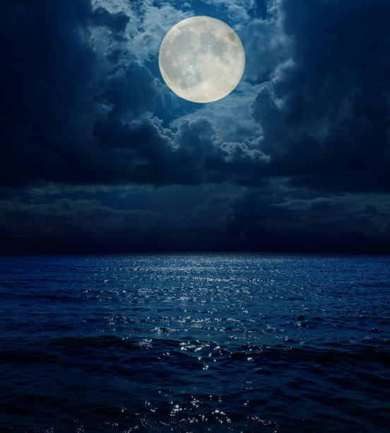海上之月