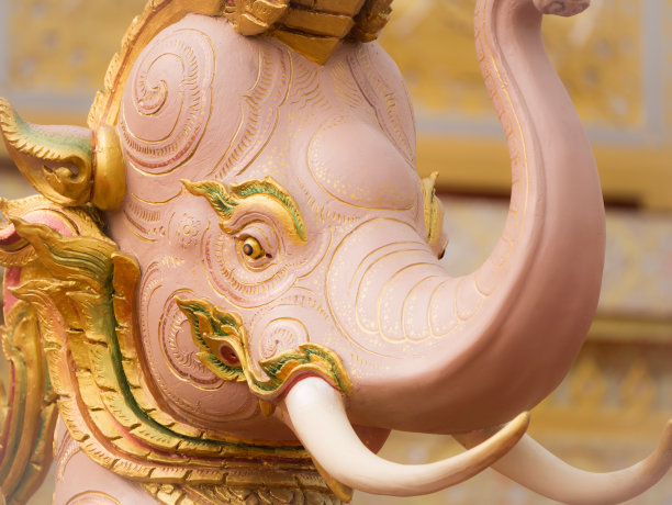 泰式金色大象背景