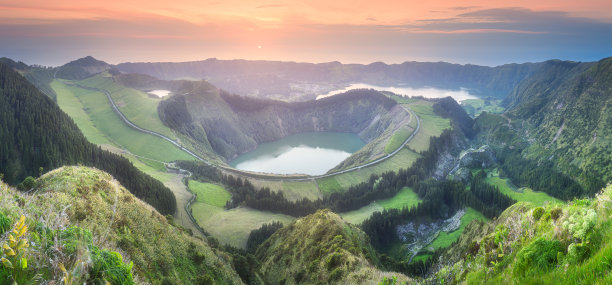 火山口