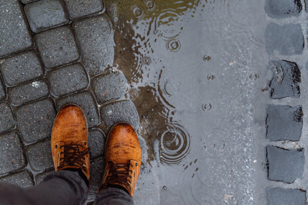 雨后石板路