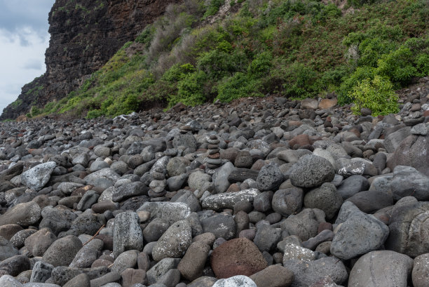 险峻奇石