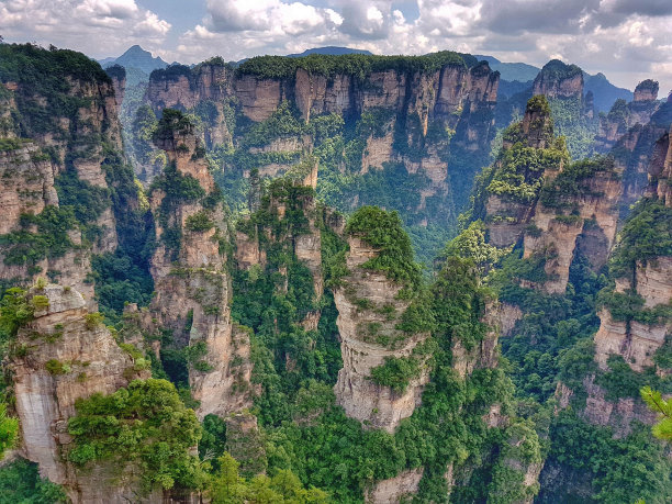 张家界山峰