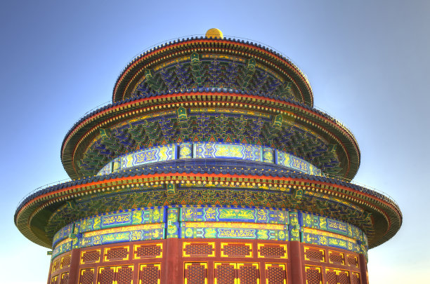 蓝天白云下的北京地标性建筑