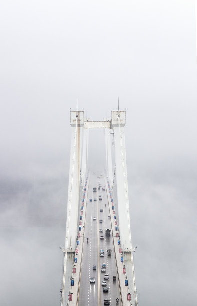 云海下的大桥