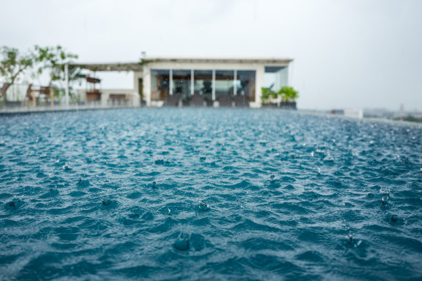 雨后晴空