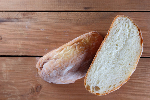 裸麦面包片