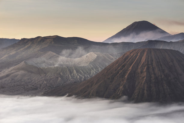 婆罗摩火山