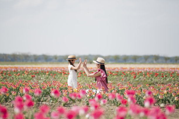 草帽女孩