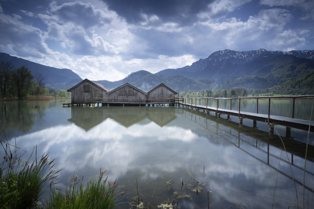 湖畔小屋