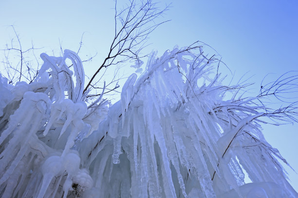 冰雪瀑布