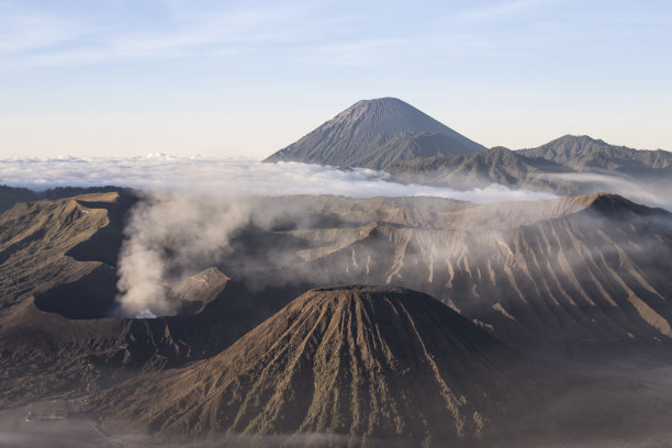 婆罗摩火山