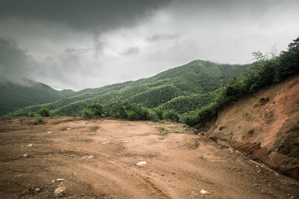 山间道路