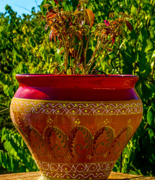 老房子瓷花瓶