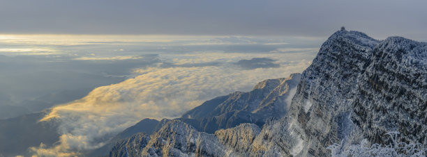 峨眉山雪景