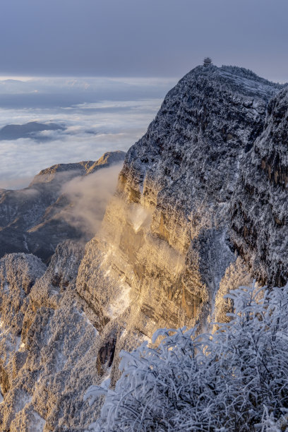 峨眉山雪景