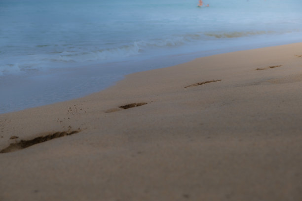 海水冲刷过的沙滩