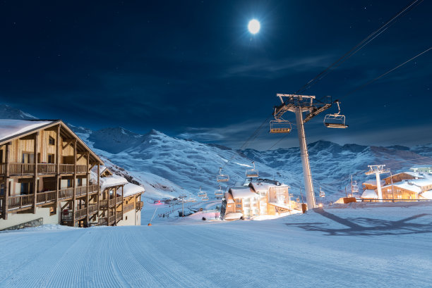 雪山星空风景山坡背景