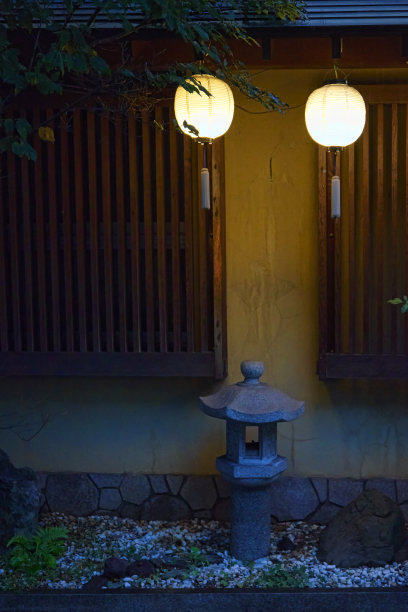 日式木质灯具