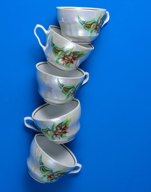 蓝色 陶瓷的 茶杯