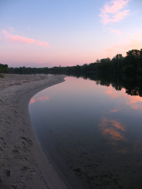 密林中的落日夕阳美景