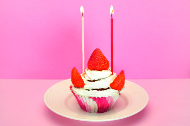 草莓奶油小蛋糕
