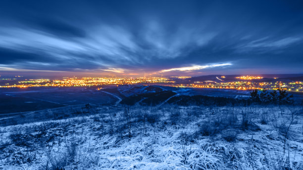 冰天雪地冬夜