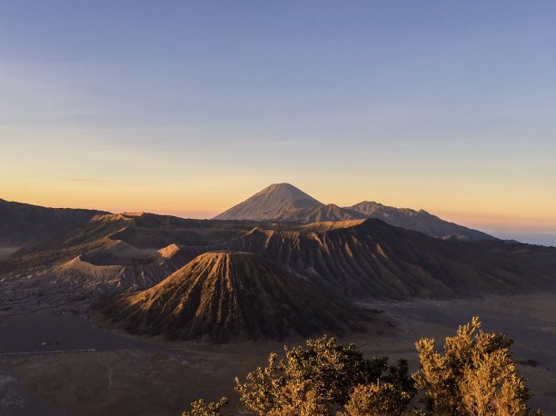 印度尼西亚火山日出