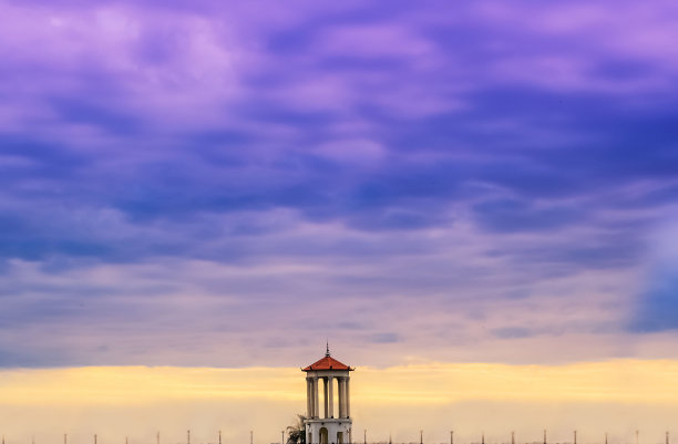 粉色天空背景