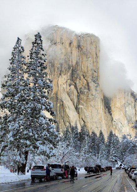 汽车雪山