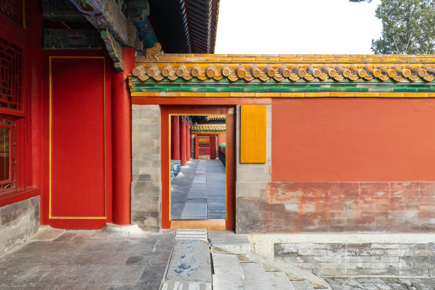 中式传统民居大门