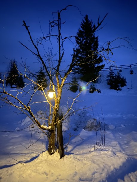 冰天雪地冬夜