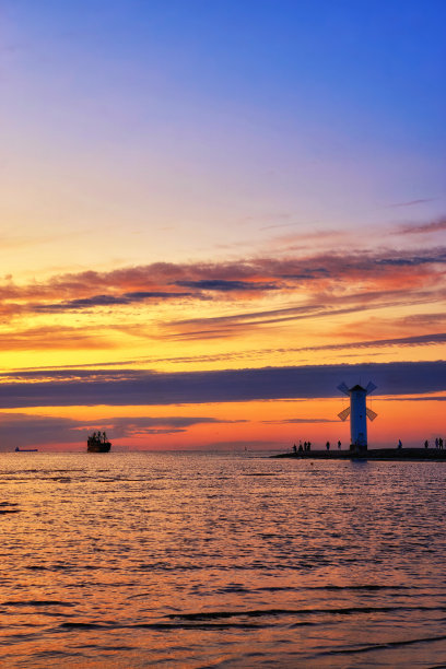 夏季海边建筑自然风光背景素材